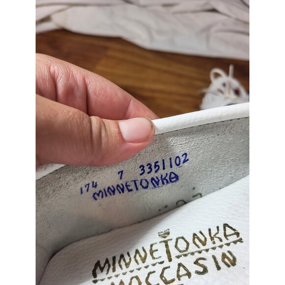 Vintage Minnetonka Moccasins Made In USA Size White Beaded - Picture 5 of 6